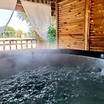 D'hotes De Charme, A Noste M&p 게스트하우스 4*